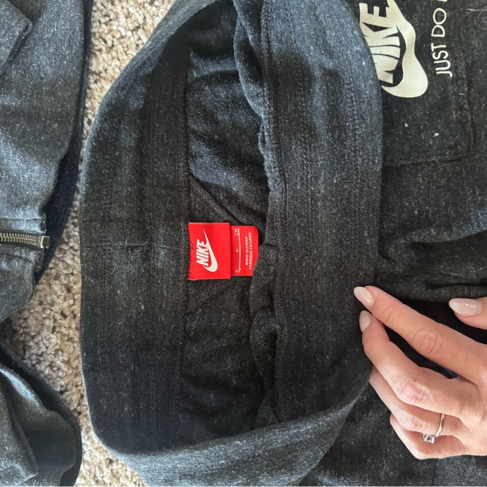 Nike Dark Heather Gray Zip-Up Hoodie and Shorts Set - Picture 3 of 6